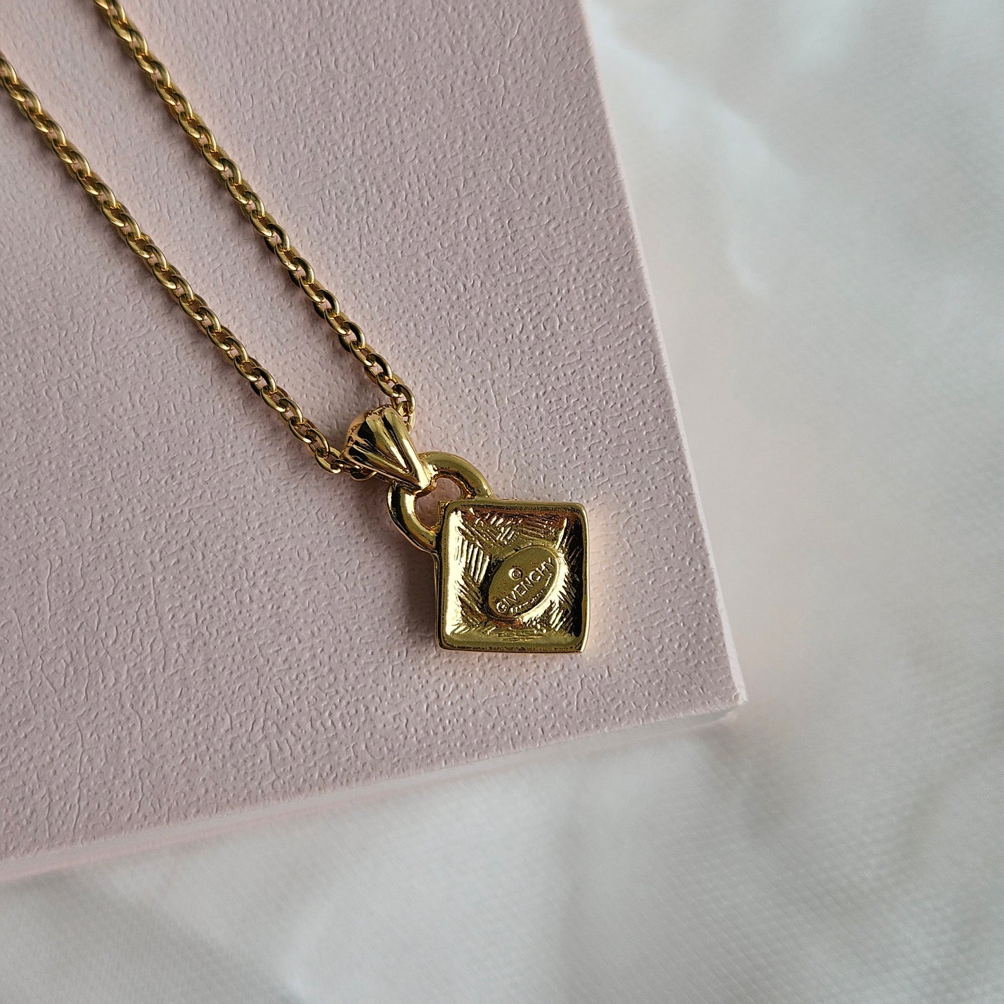 Givenchy Dainty Motif Necklace (Original)
