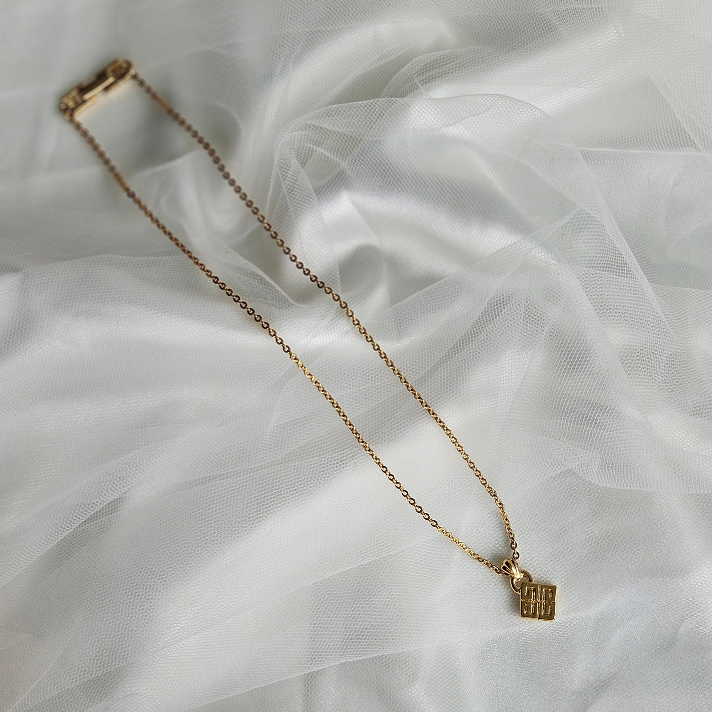 Givenchy Dainty Motif Necklace (Original)