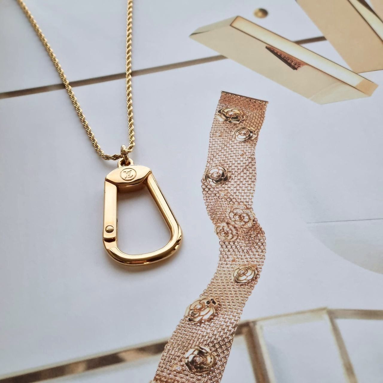 LV Hook Clasp Gold Necklace